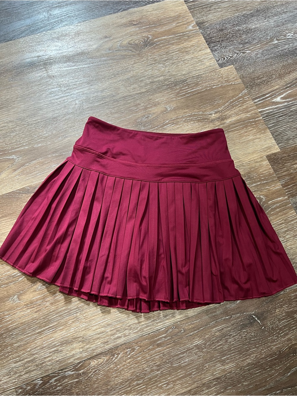 Pleated Women's Skirt in Burgundy - Classic Performance Style